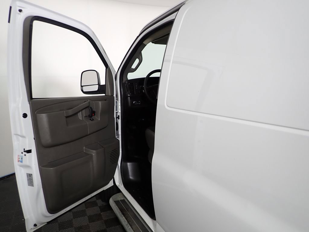 Used 2024 GMC Savana 2500 w/ Driver Convenience Package RWD image 18