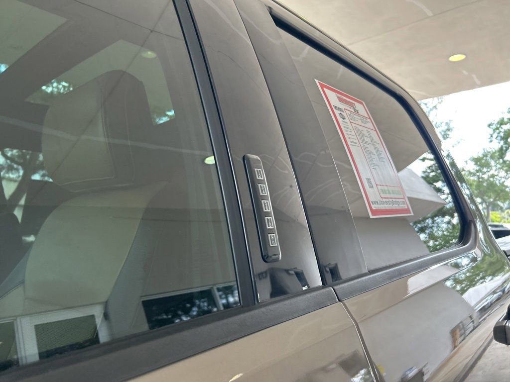 Used 2023 Ford F350 Lariat AWD/4WD image 16