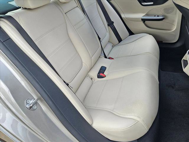 Used 2023 Mercedes-Benz C 300 Sedan image 18