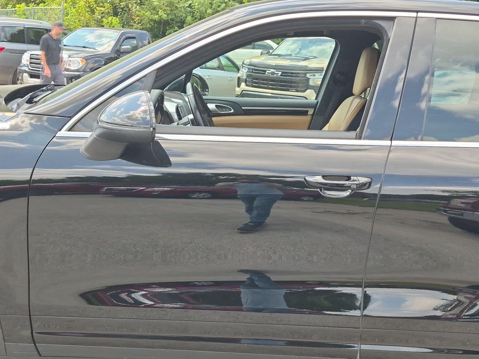 Used 2017 Porsche Cayenne S AWD/4WD image 15