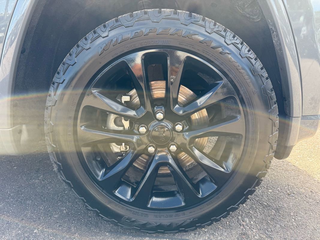 Used 2021 Jeep Grand Cherokee Laredo X image 11