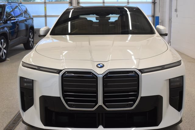 New 2027 BMW 740i xDrive w/ M Sport Package AWD/4WD image 3