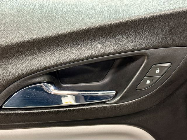 Used 2021 Chevrolet Equinox LS w/ LS Convenience Package AWD/4WD image 19