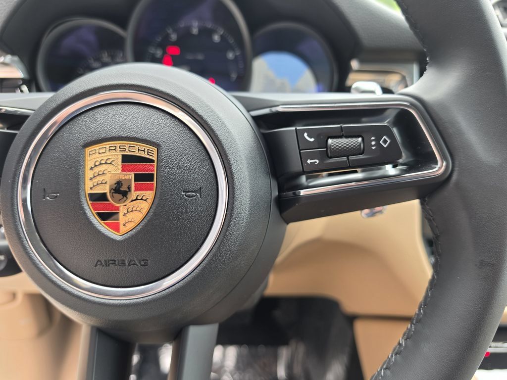 Certified 2026 Porsche Macan AWD/4WD image 28