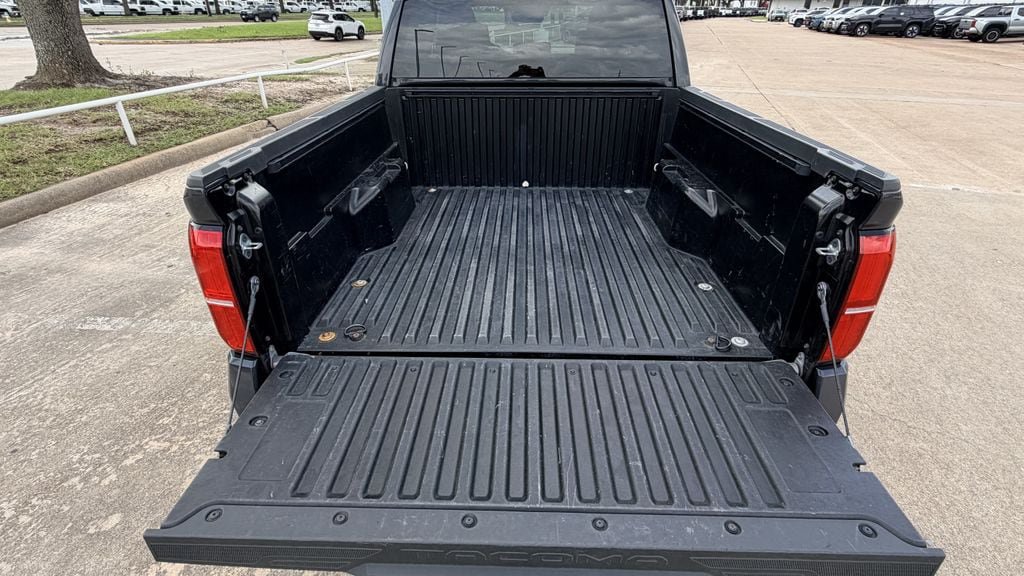 Used 2024 Toyota Tacoma SR5 AWD/4WD image 11