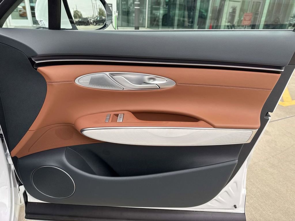 Used 2026 Genesis GV70 2.5T Advanced image 19