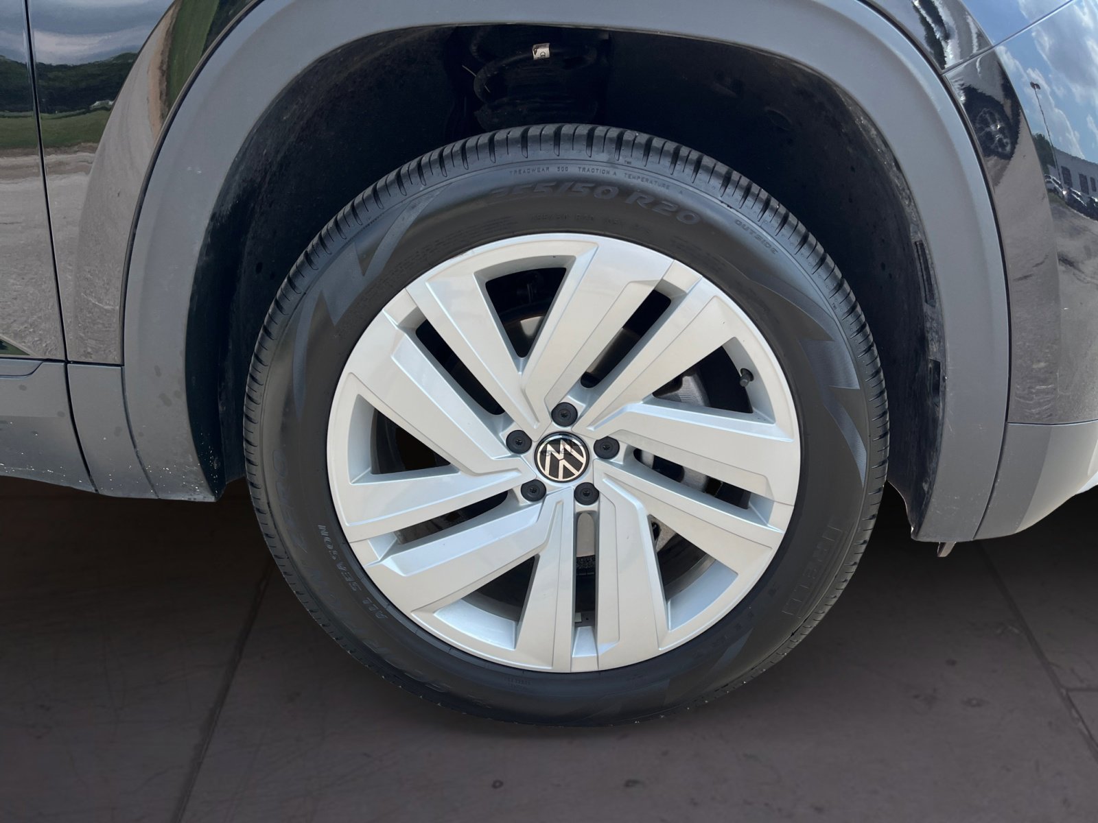 Used 2022 Volkswagen Atlas Cross Sport SE image 17