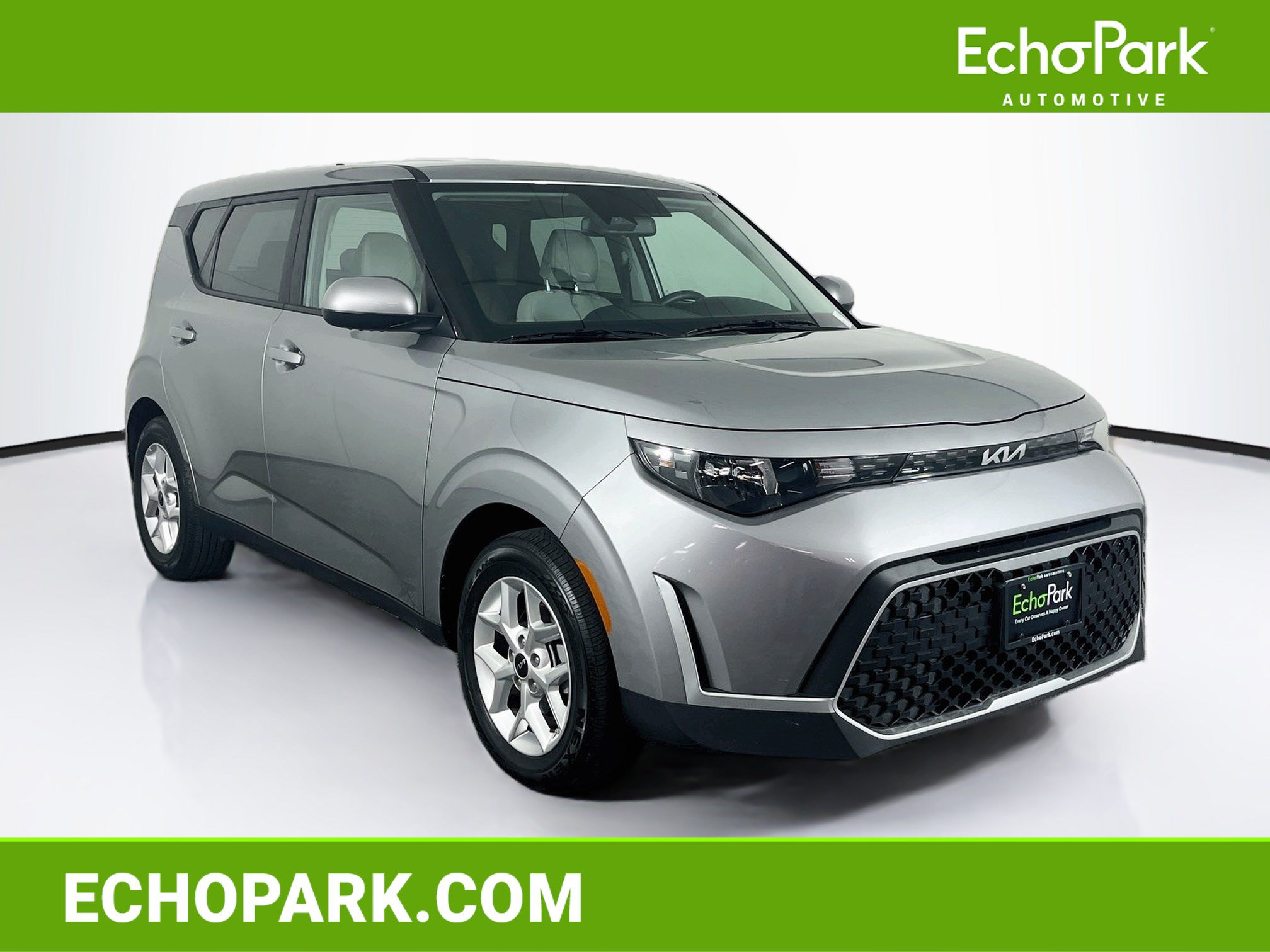 Used 2025 Kia Soul LX w/ LX Technology Package FWD image 1