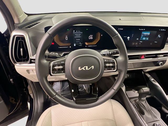 Used 2024 Kia Sorento S w/ Panoramic Sunroof Package image 11