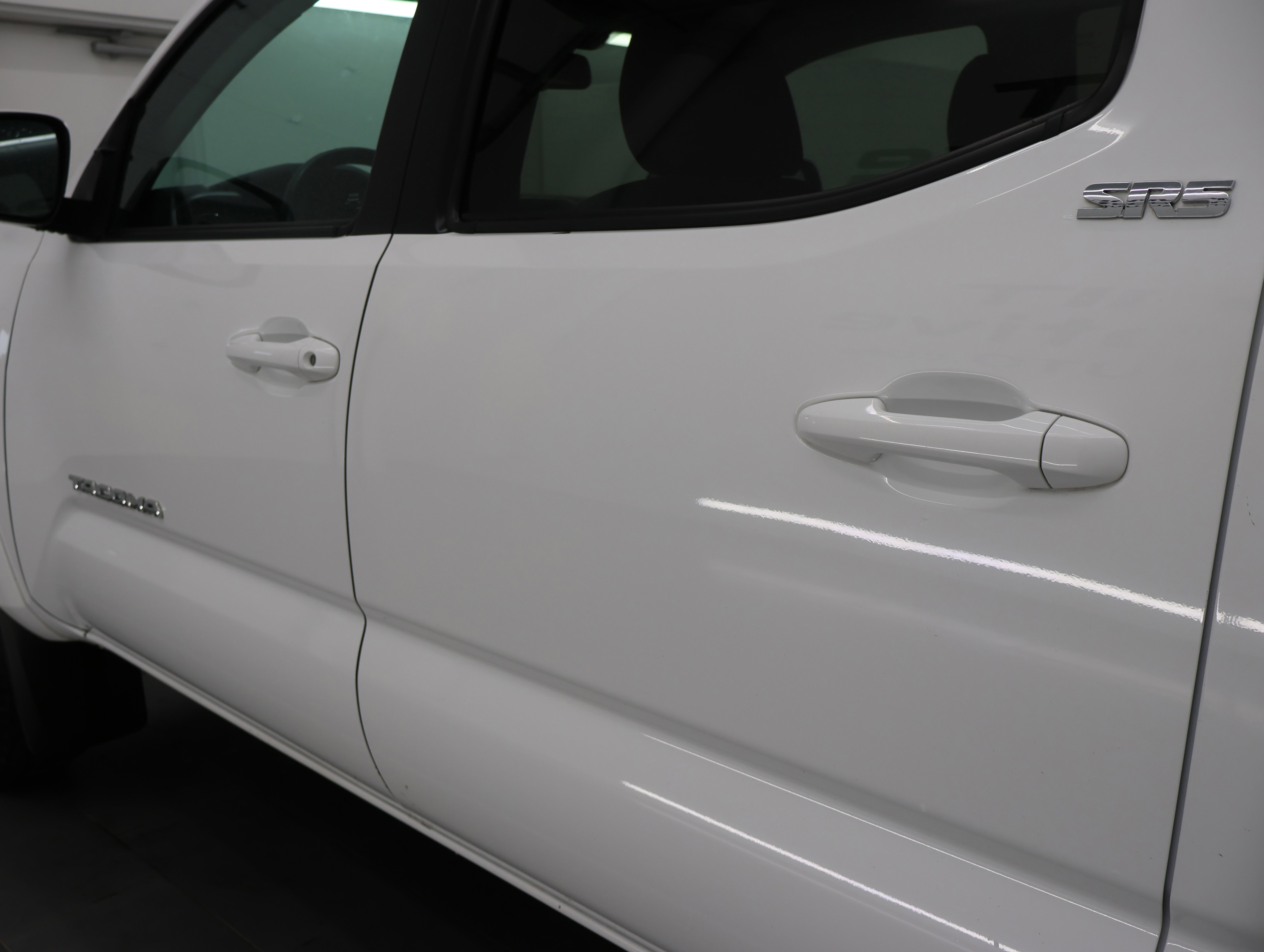 Used 2018 Toyota Tacoma SR5 AWD/4WD image 30