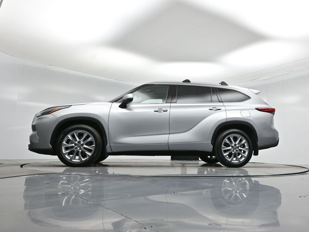 Used 2022 Toyota Highlander Limited image 53
