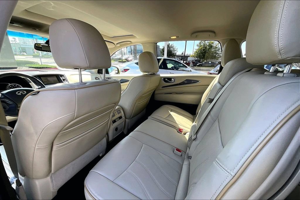 Used 2015 INFINITI QX60 Luxe AWD/4WD image 16