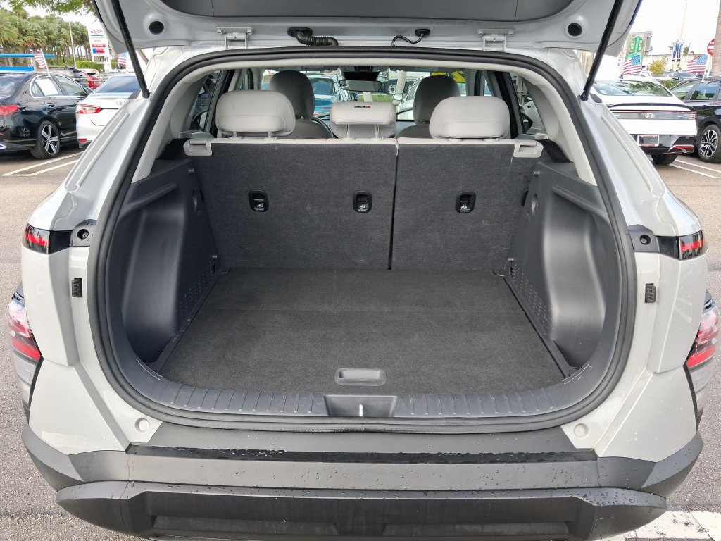 Used 2025 Hyundai Kona SEL AWD/4WD image 12