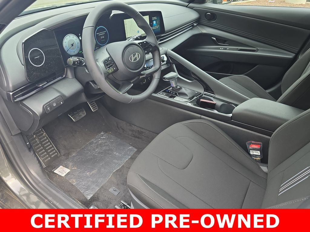 Certified 2025 Hyundai Elantra SEL FWD image 16
