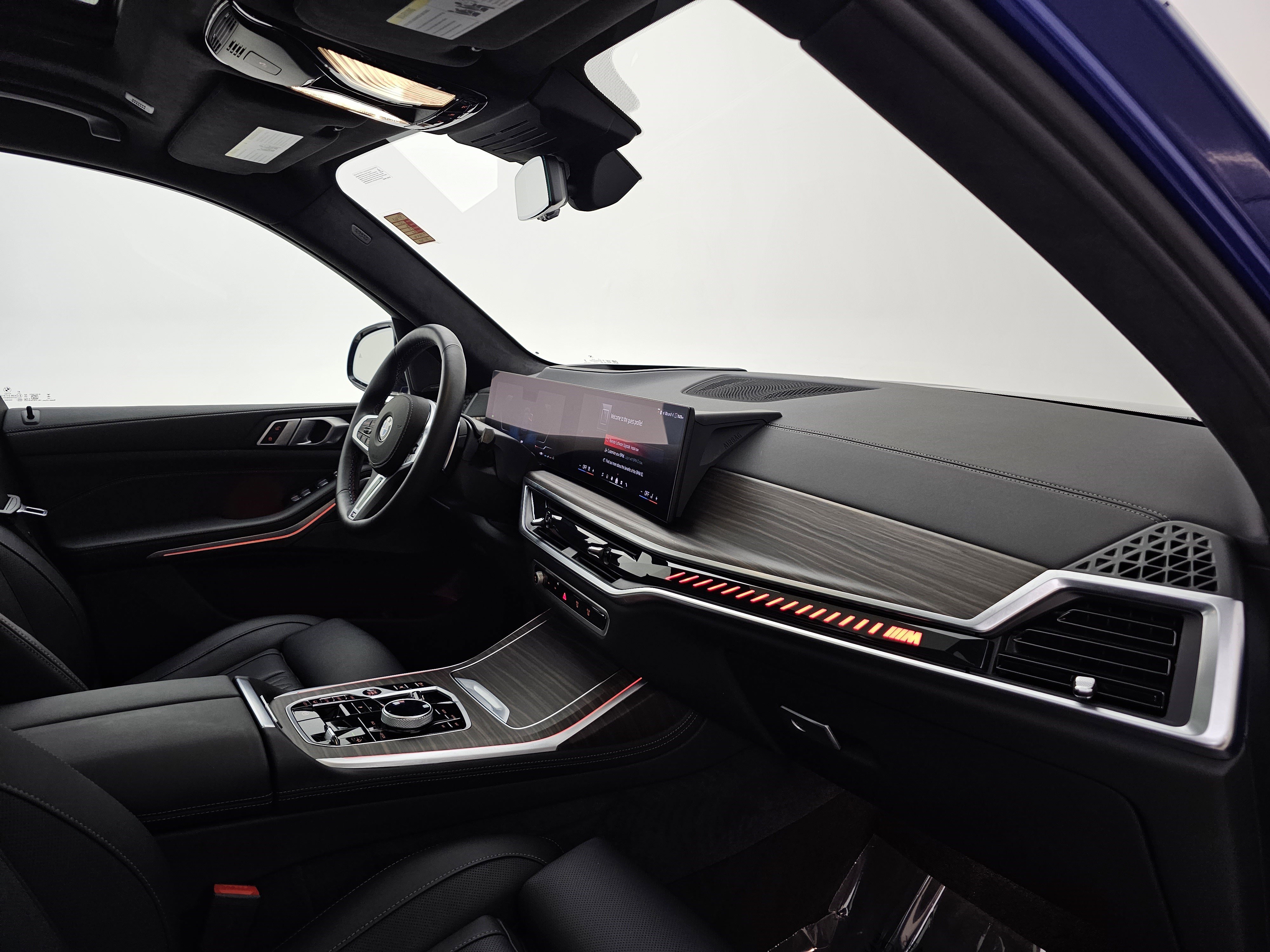 Used 2025 BMW X7 M60i image 15