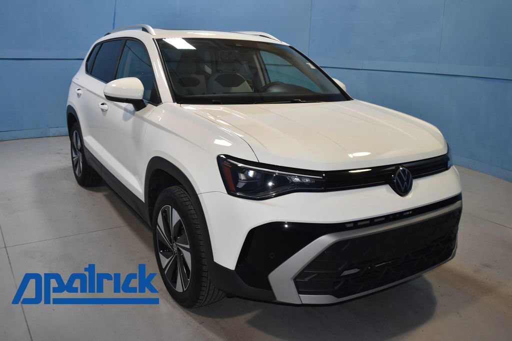 Certified 2025 Volkswagen Taos SE w/ Panoramic Sunroof Package