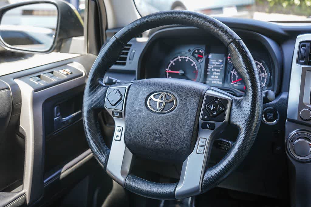 Used 2024 Toyota 4Runner SR5 Premium w/ Moonroof Package AWD/4WD image 15