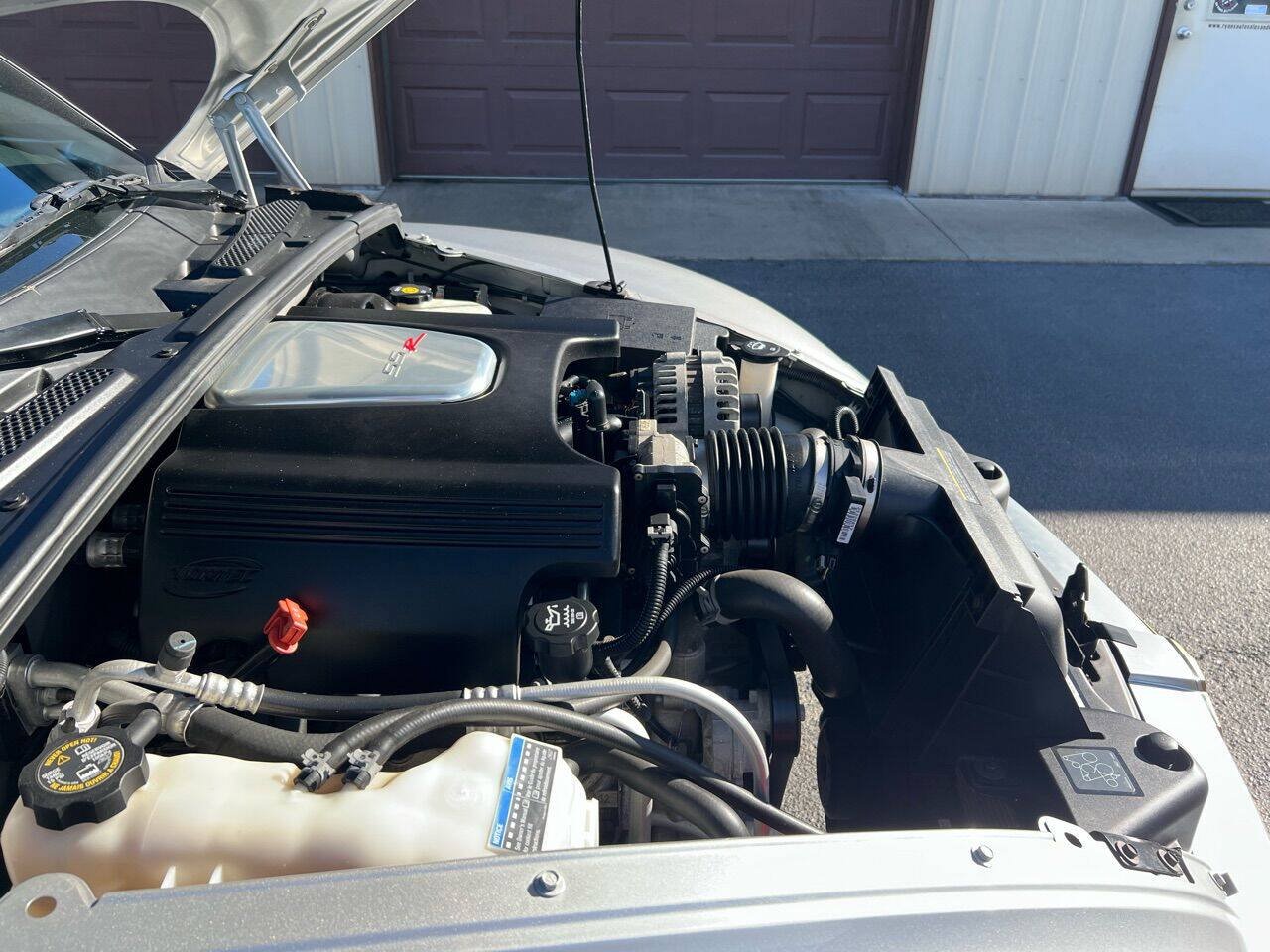 Used 2004 Chevrolet SSR w/ Preferred Equipment Group RWD image 70