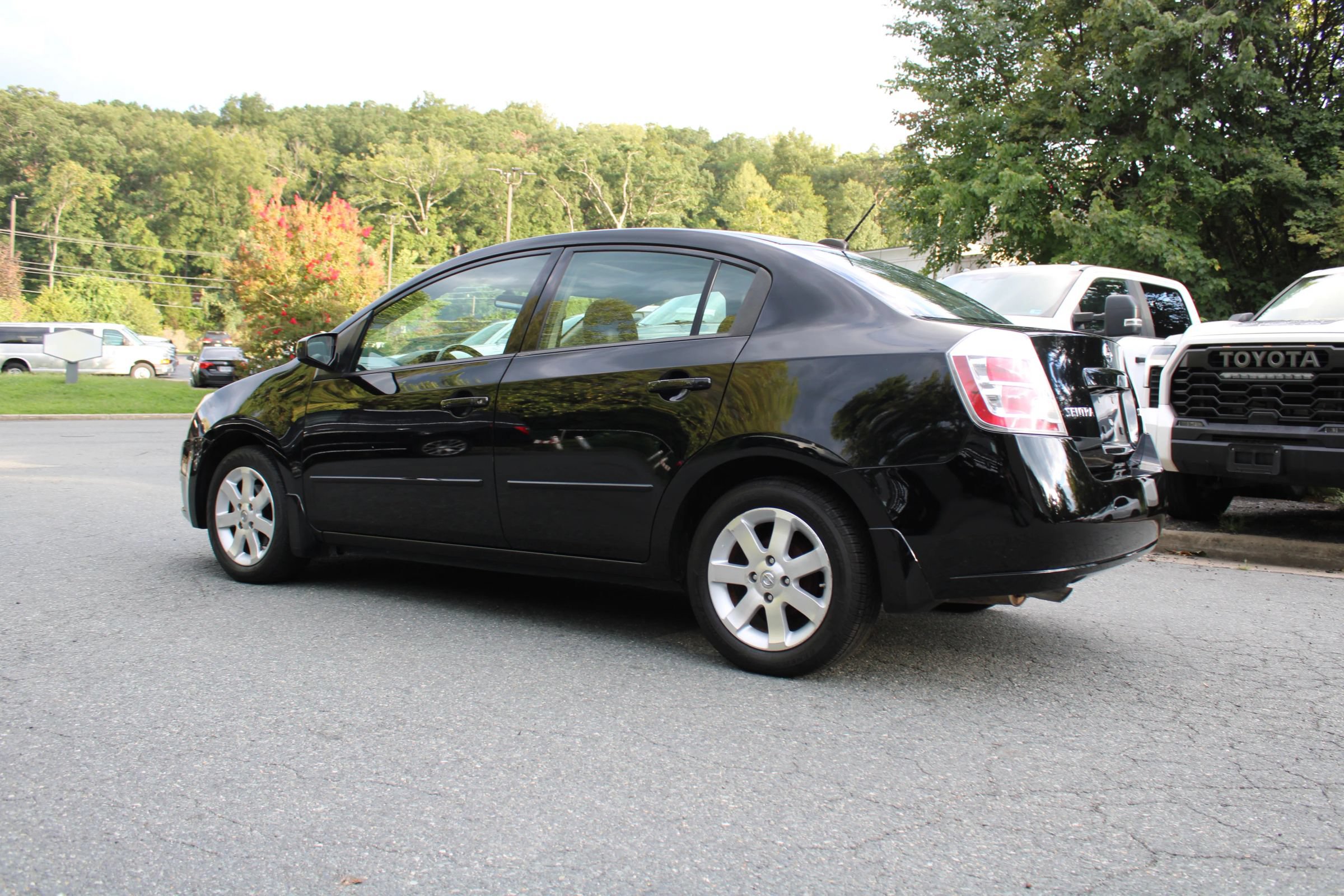 Used 2008 Nissan Sentra 2.0 SL w/ Sunroof Pkg FWD image 5