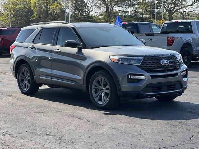 Certified 2023 Ford Explorer XLT w/ Equipment Group 202A AWD/4WD image 7