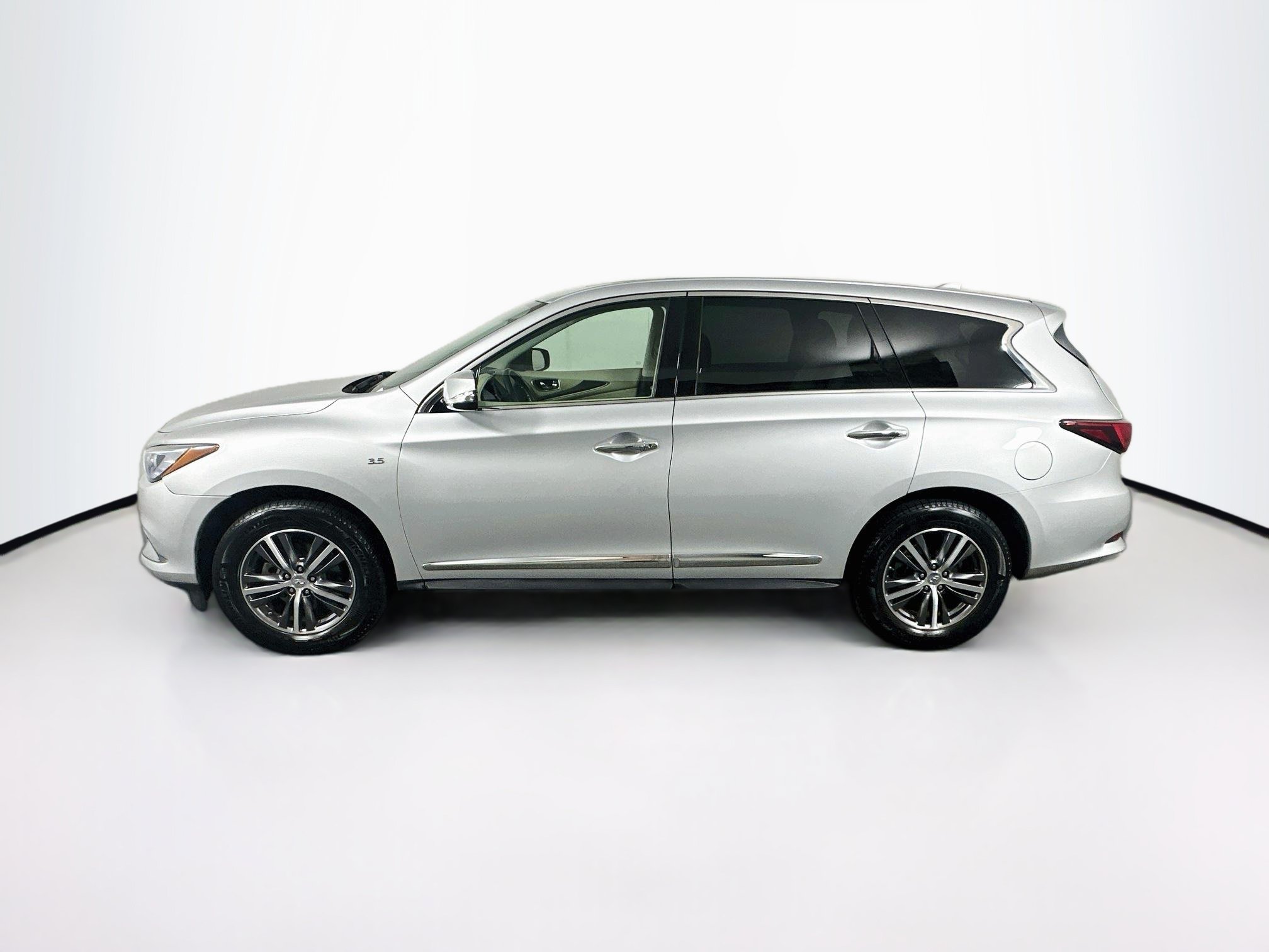 Used 2018 INFINITI QX60 FWD image 4