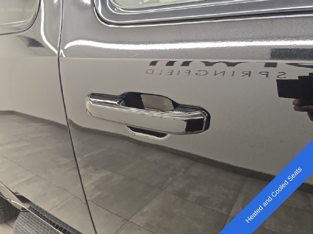 Used 2025 Jeep Wagoneer Series II AWD/4WD image 8