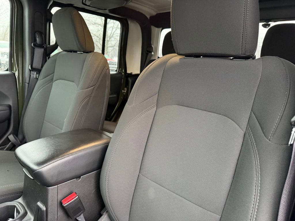 Used 2023 Jeep Gladiator Willys image 9