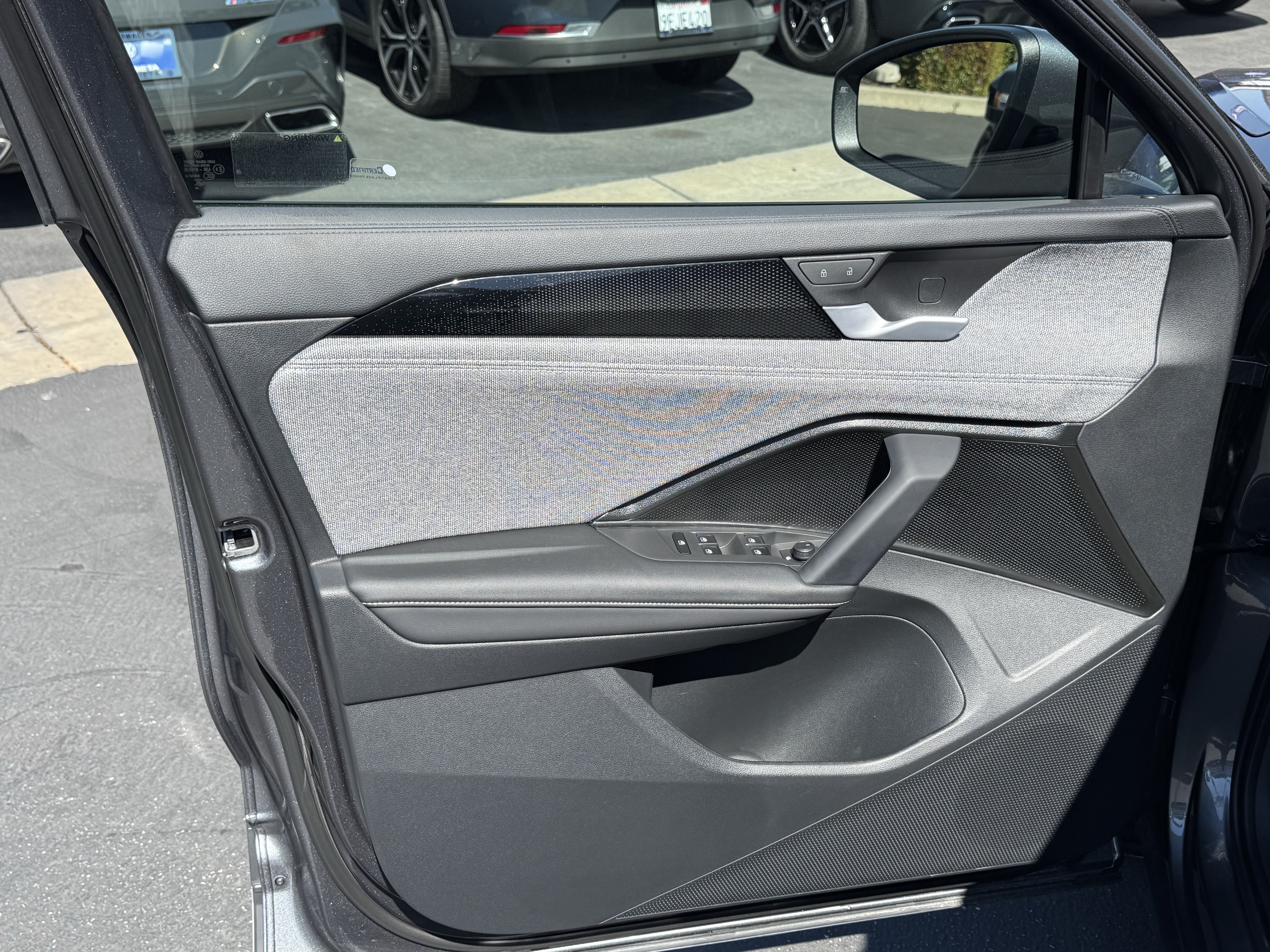 Certified 2025 Volkswagen Tiguan S AWD/4WD image 14