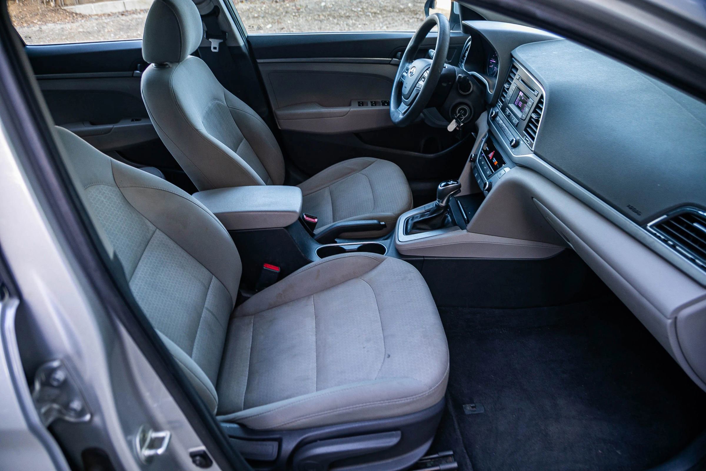 Used 2017 Hyundai Elantra SE image 23