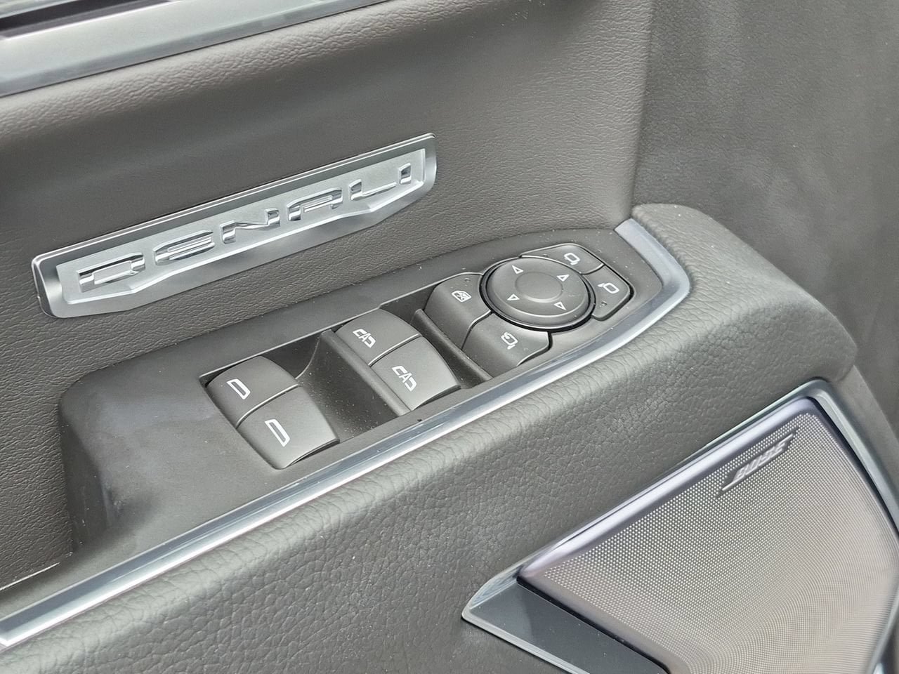 Used 2026 GMC Sierra 1500 Denali w/ Technology Package AWD/4WD image 9