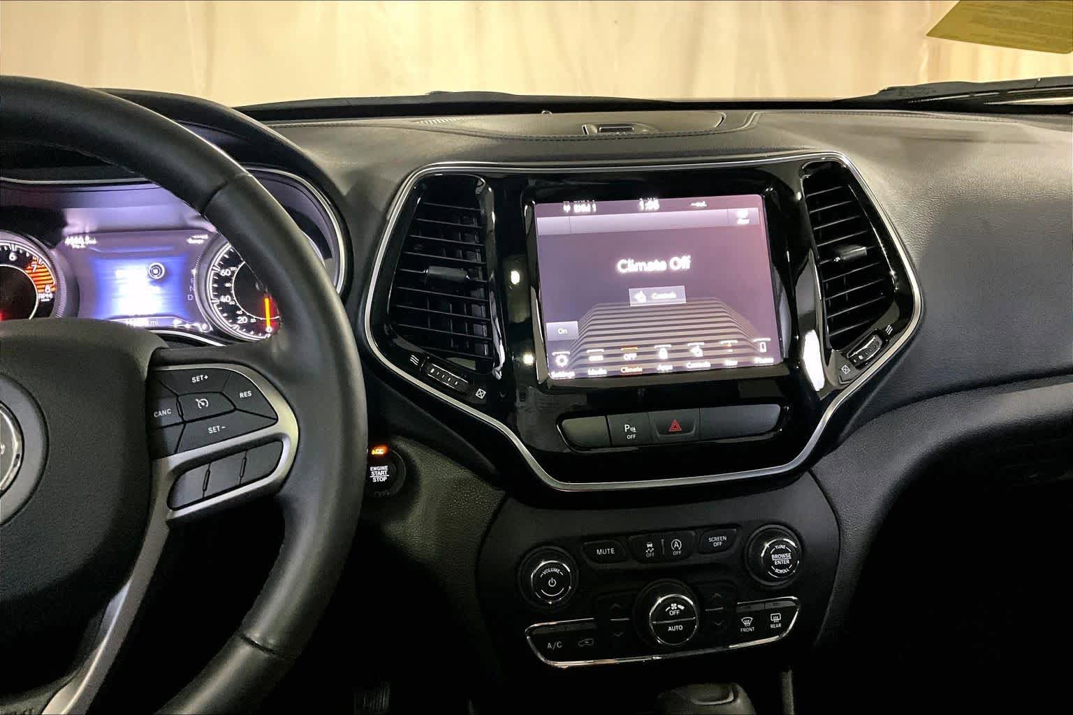 Used 2019 Jeep Cherokee Limited AWD/4WD image 6