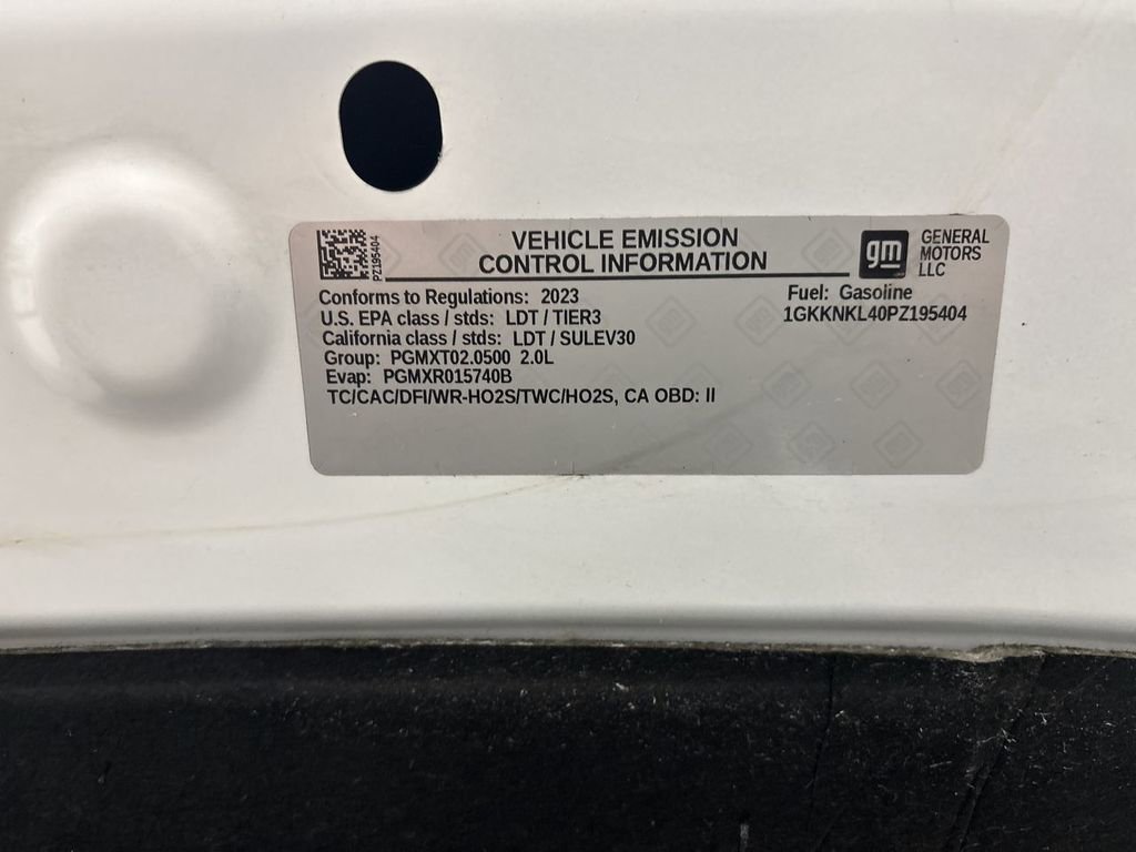 Used 2023 GMC Acadia SLE image 17