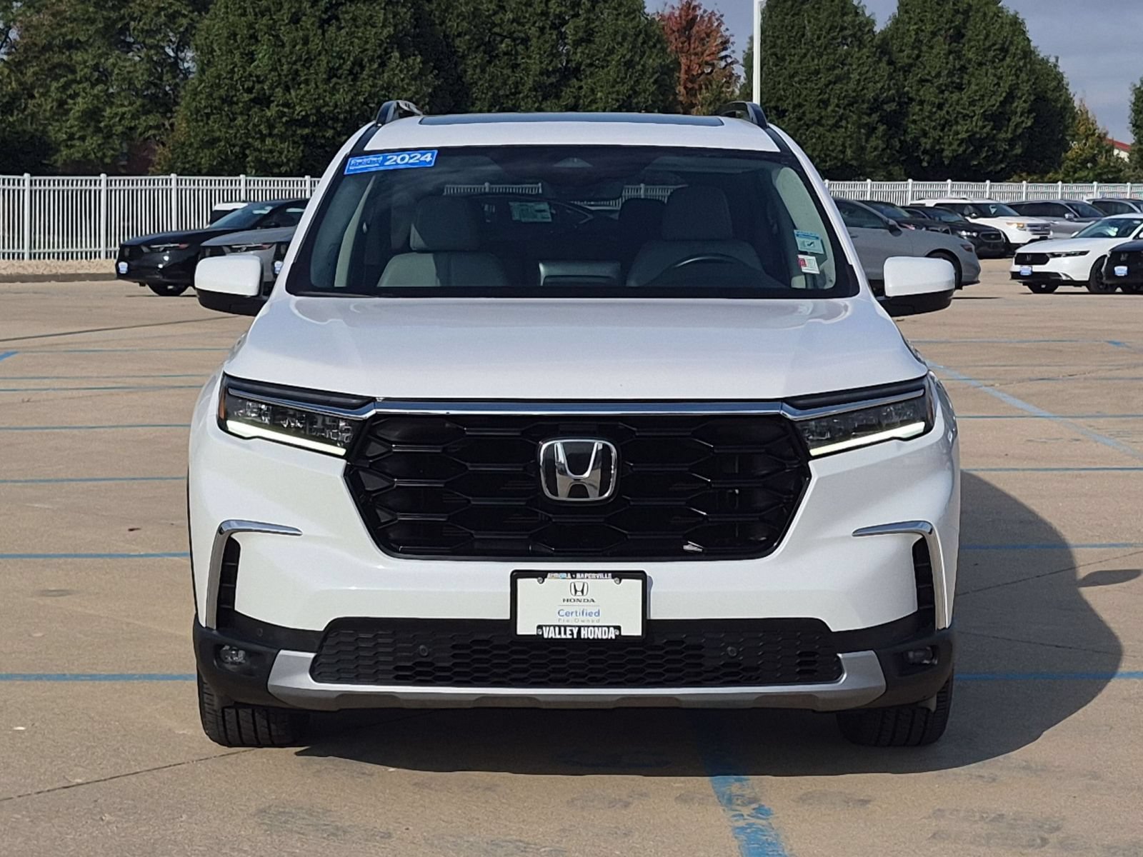 Used 2024 Honda Pilot Touring image 3