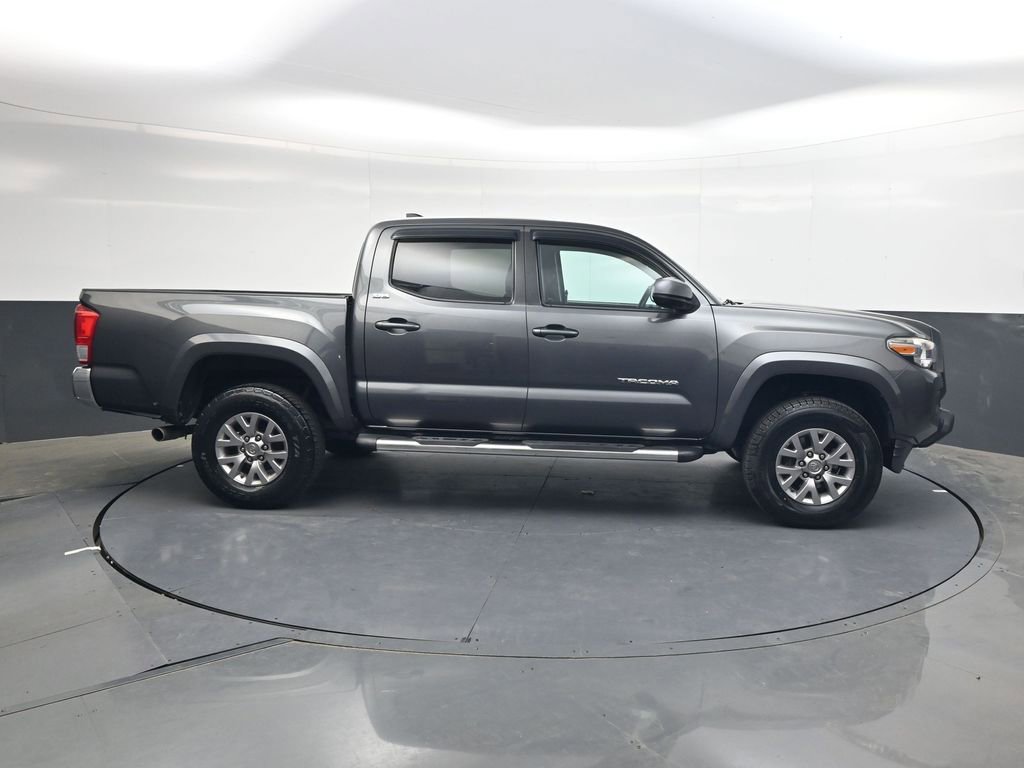 Used 2016 Toyota Tacoma SR5 w/ SR5 Appearance Package (SN) image 3