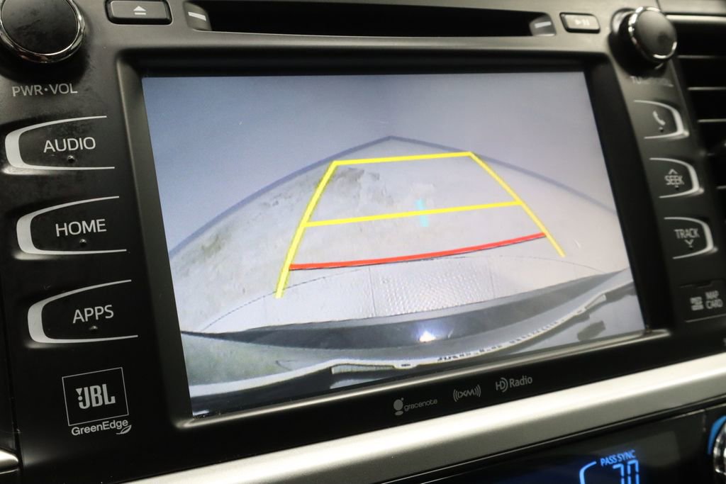 Used 2019 Toyota Highlander Limited AWD/4WD image 4