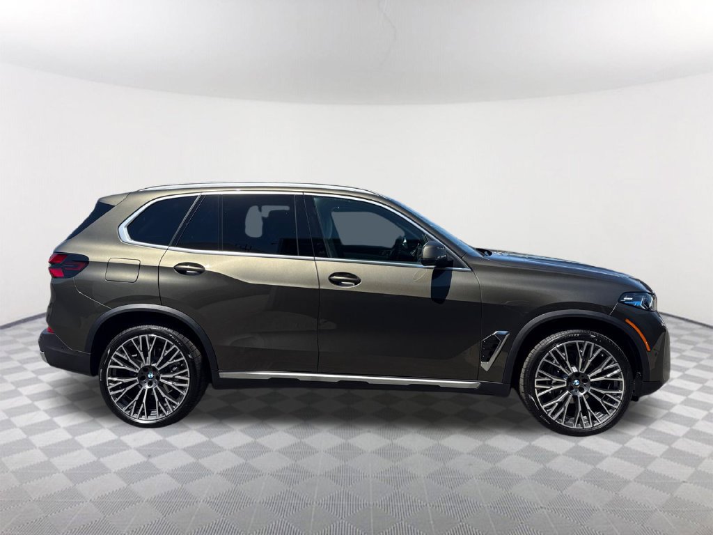 New 2026 BMW X5 xDrive40i w/ Premium Package AWD/4WD image 3