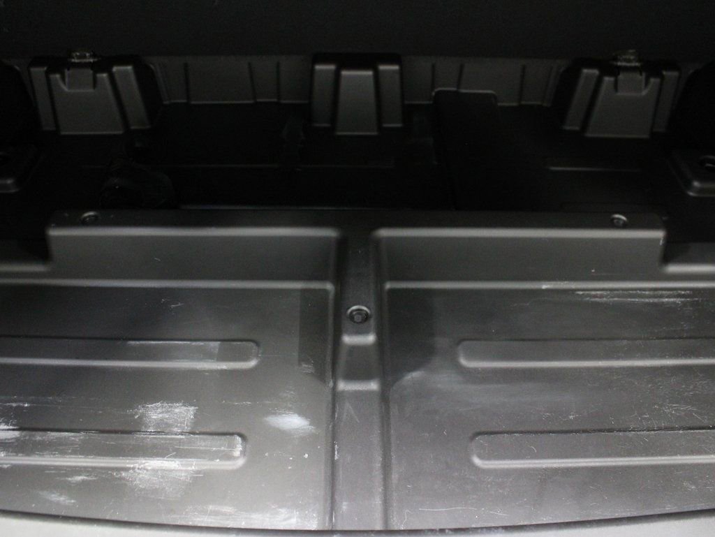 Used 2024 GMC Yukon XL SLT w/ SLT Luxury Package image 42