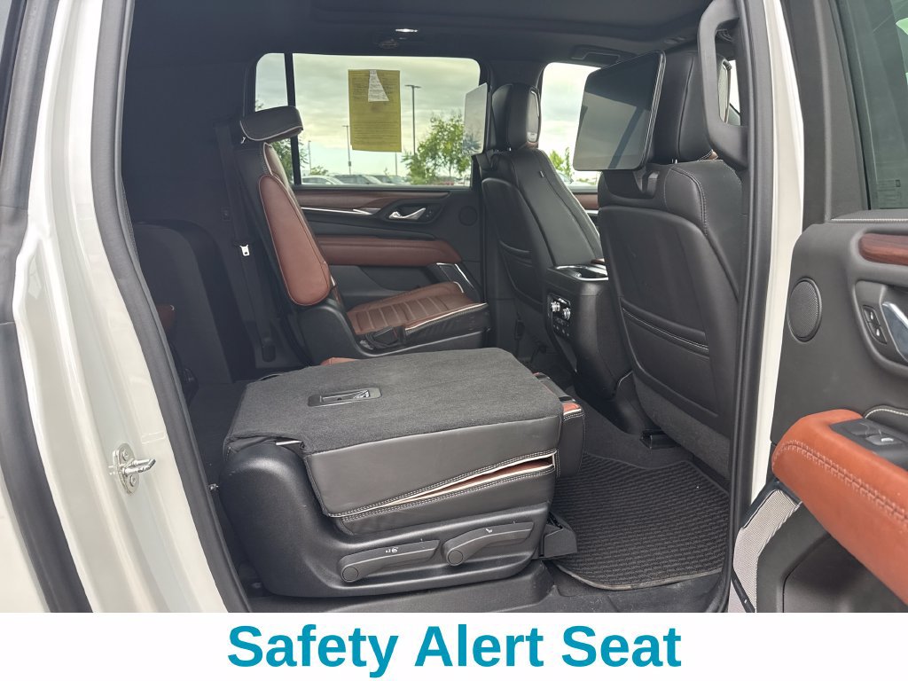 Used 2023 GMC Yukon XL Denali Ultimate AWD/4WD image 33