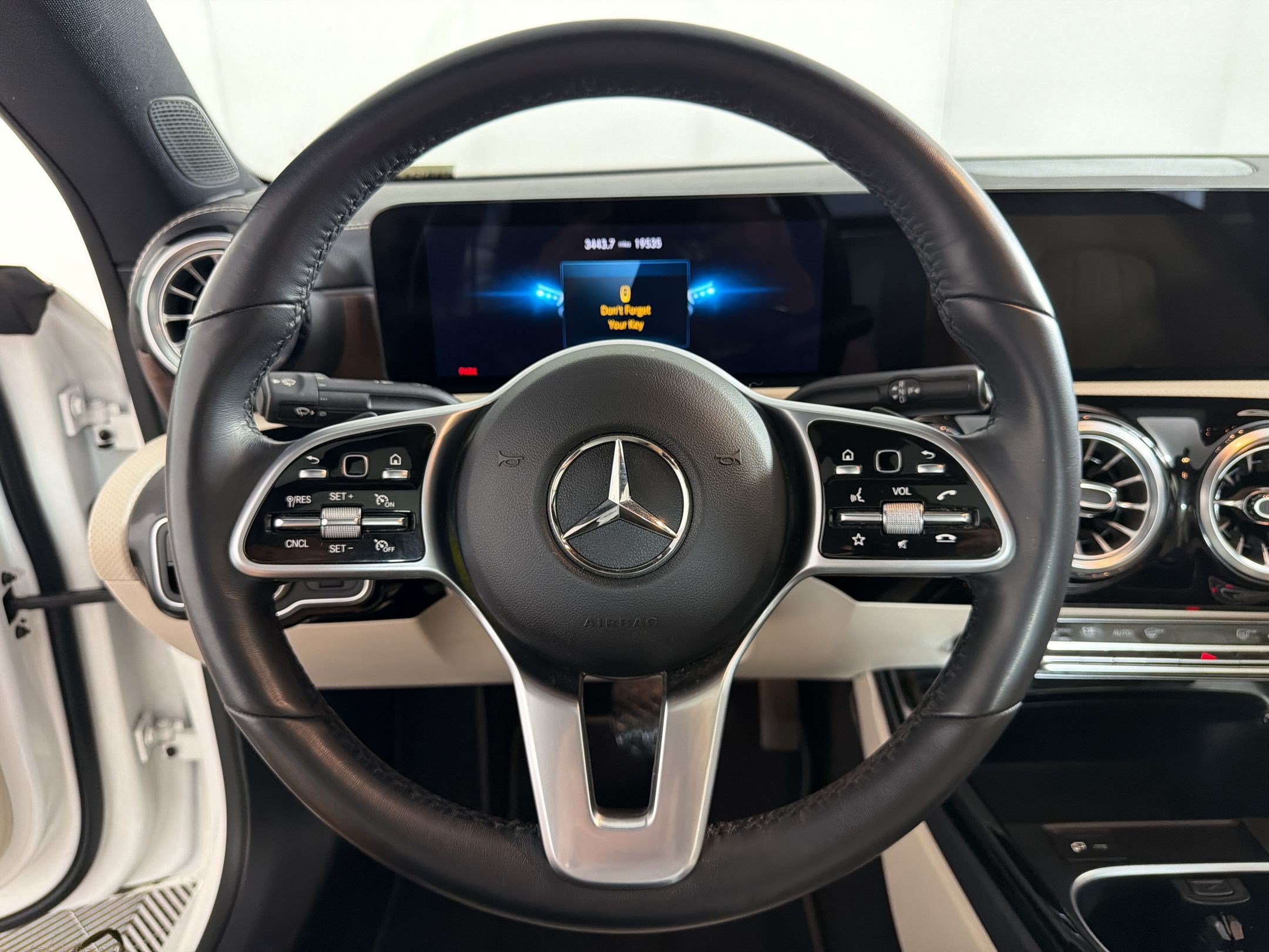 Certified 2022 Mercedes-Benz CLA 250 4MATIC image 11
