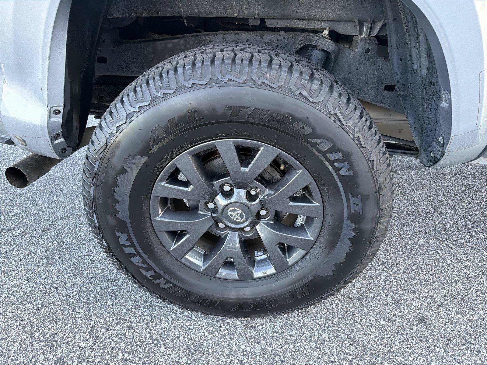 Used 2022 Toyota Tacoma SR5 w/ Technology Package RWD image 16