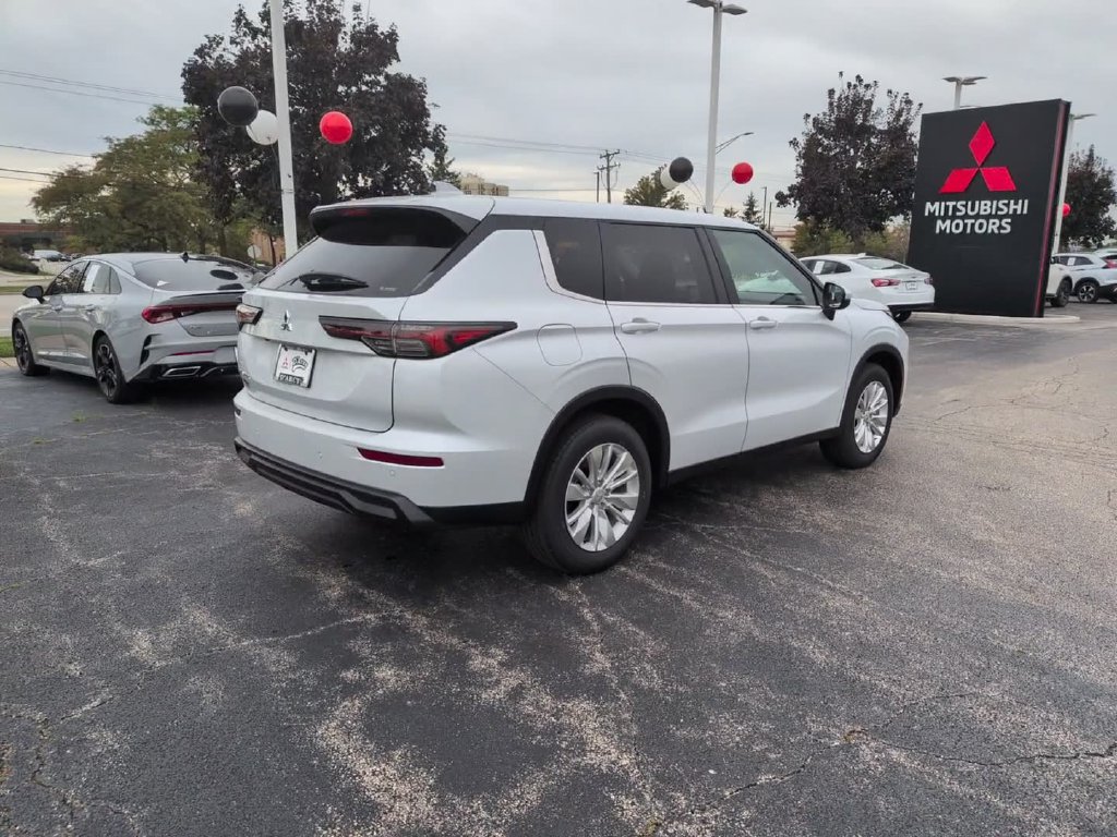 New 2026 Mitsubishi Outlander ES AWD/4WD image 6