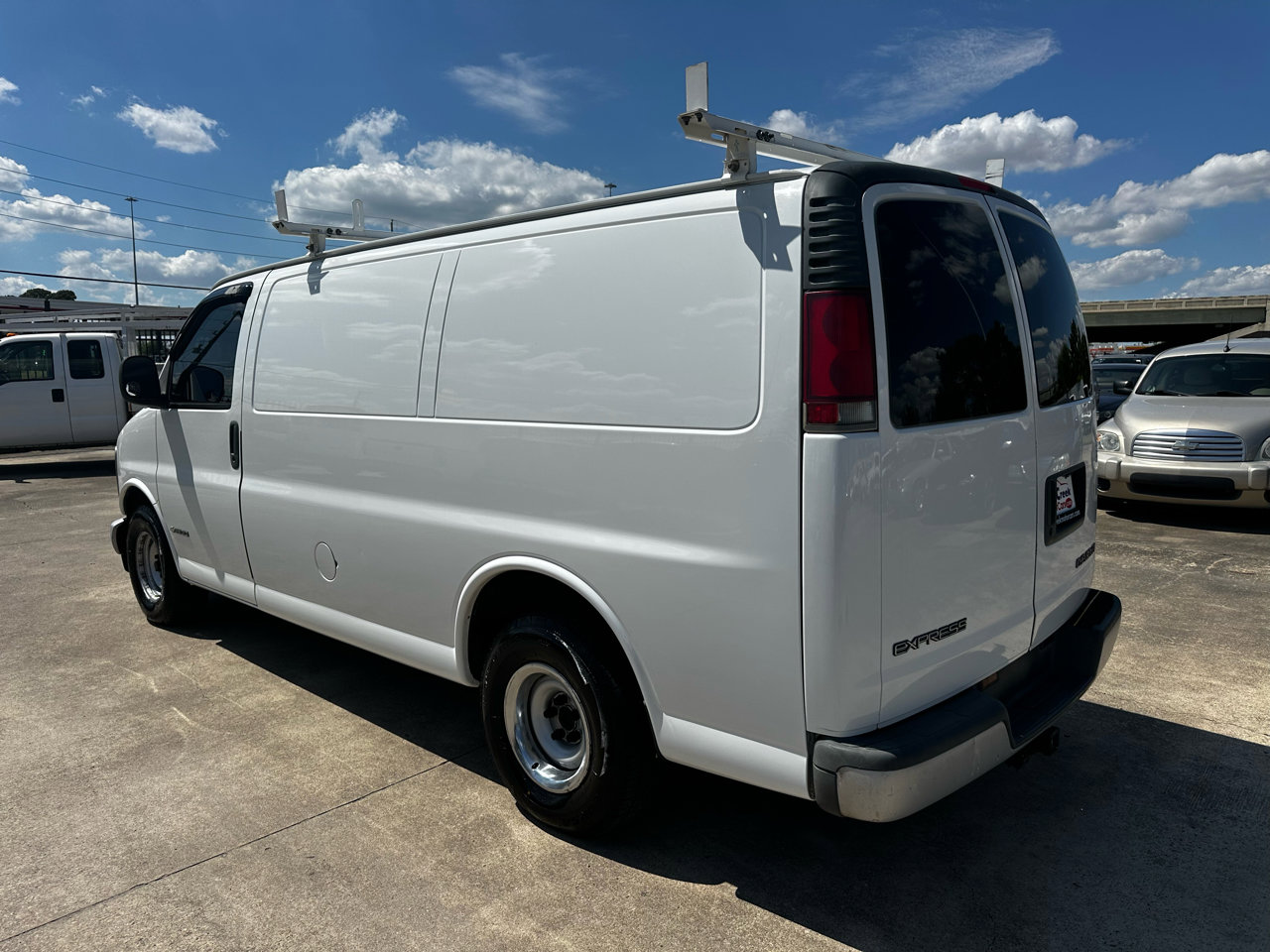 Used 2001 Chevrolet Express 1500 image 3