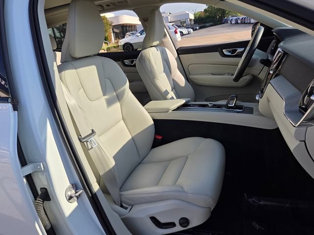 Certified 2024 Volvo XC60 B5 Core w/ Protection Package Premier AWD/4WD image 23