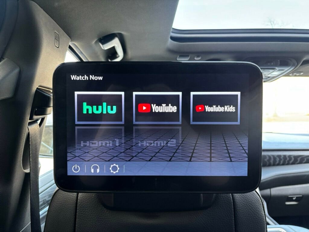 Used 2024 GMC Yukon XL Denali w/ Advanced Technology Package image 18