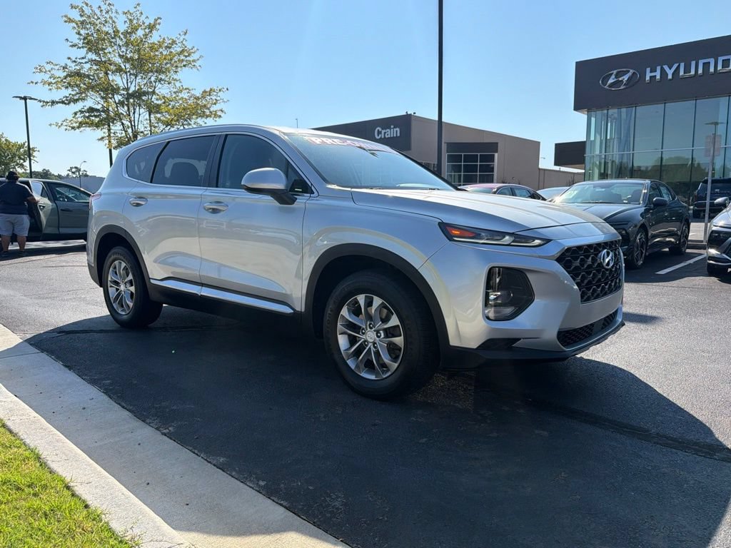 Used 2020 Hyundai Santa Fe SE FWD image 2