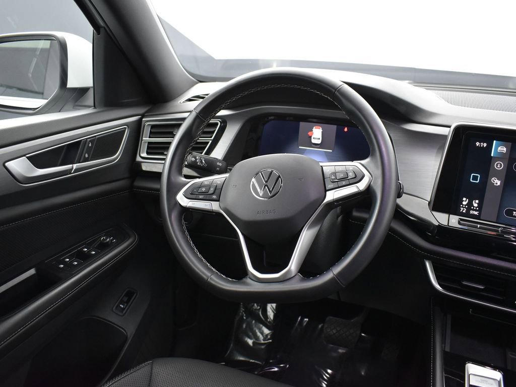 Used 2024 Volkswagen Atlas Cross Sport SE image 18