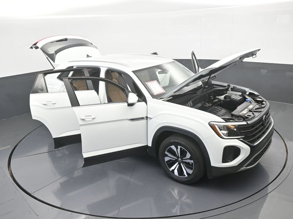 Used 2024 Volkswagen Atlas Cross Sport SE image 68