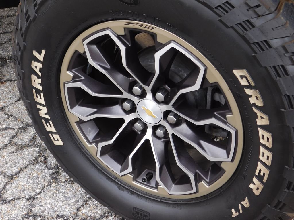 Used 2021 Chevrolet Colorado ZR2 image 9