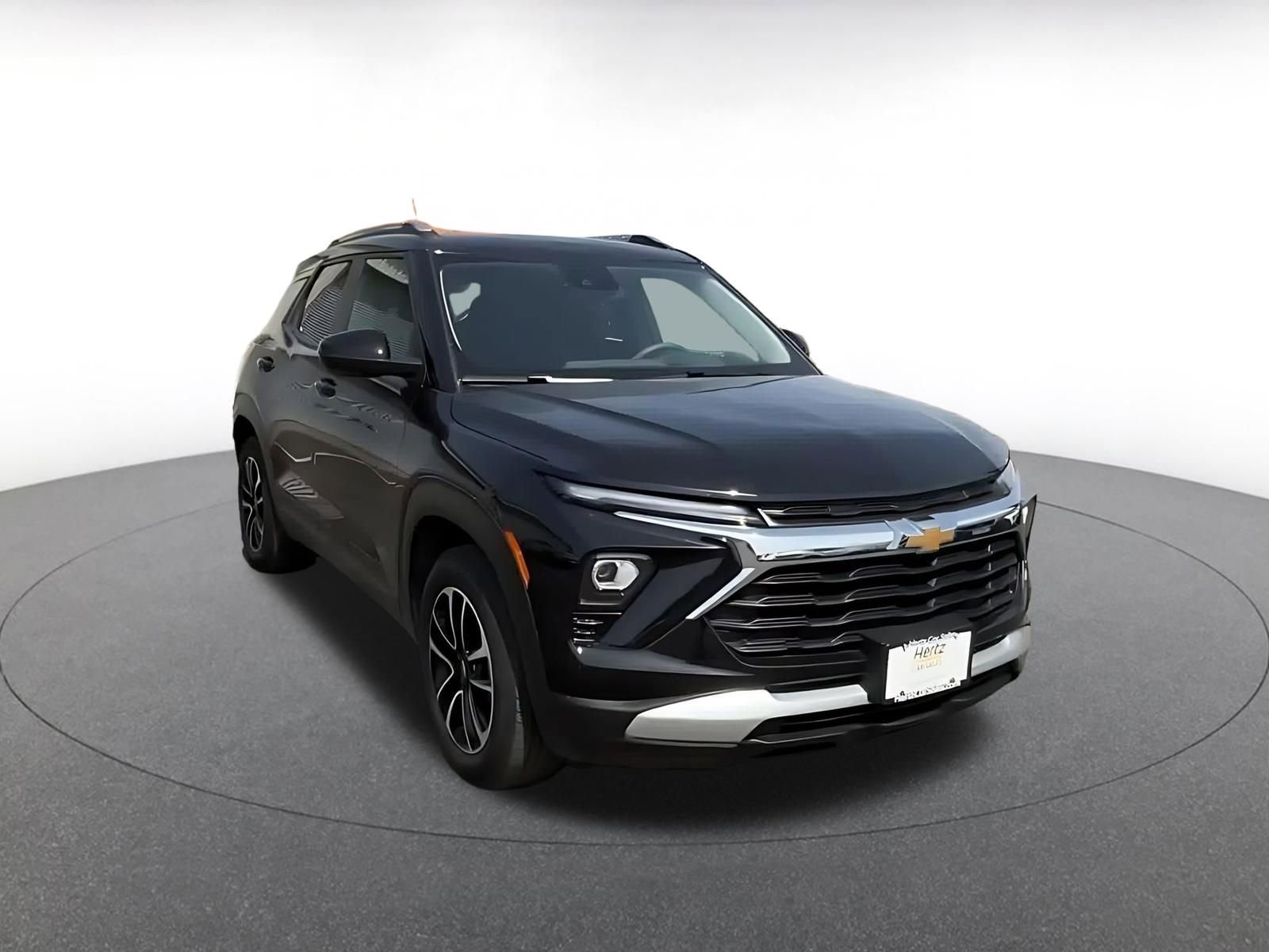 Used 2025 Chevrolet TrailBlazer LT FWD image 3