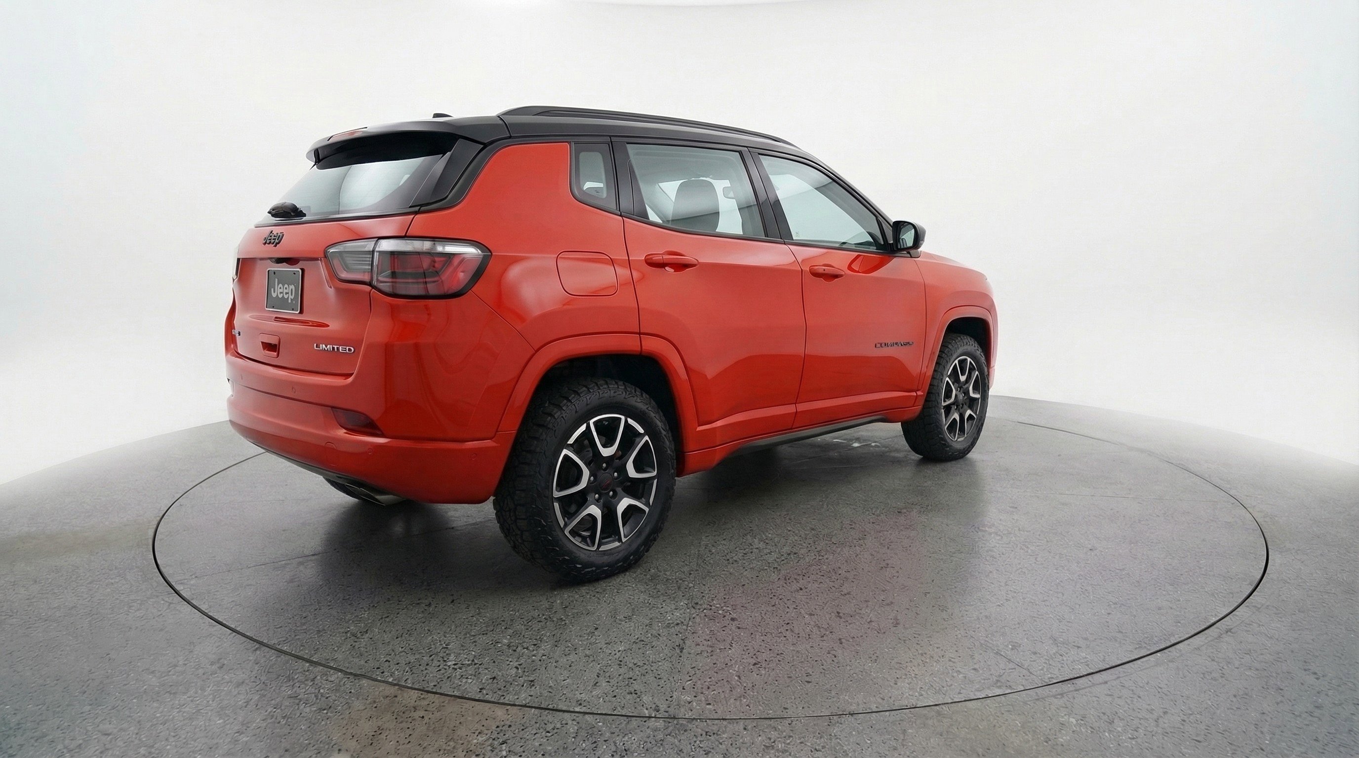Used 2025 Jeep Compass Trailhawk image 9